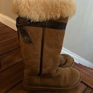 UGG like new boots